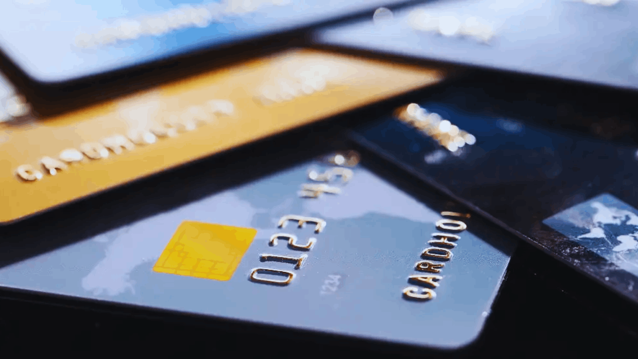 No Annual Fee Credit Cards: Are They a Good Deal?