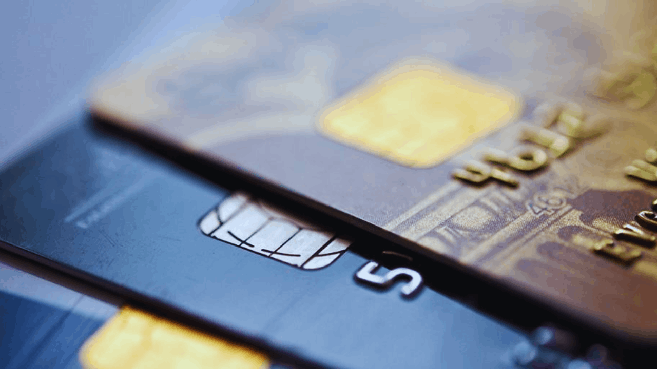 No Annual Fee Credit Cards: Are They a Good Deal?